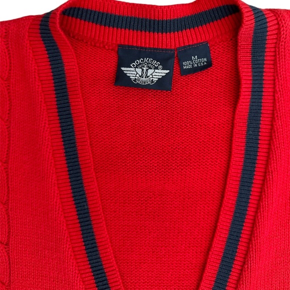 Dockers red cotton gold button down v-neck cardigan sweater size M, unisex - Picture 4 of 5